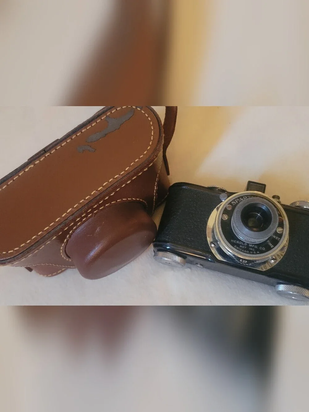 Vintage Spartus 35F Model 400 35mm Camera F7.7 Achromat Lens Original case